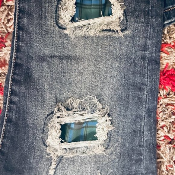 JUDY BLUE LOS ANGELES MID RISE BLUE FLANNEL PATCH STRETCH JEANS - Picture 7 of 10